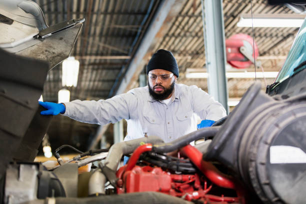 auto mechanic engine inspection